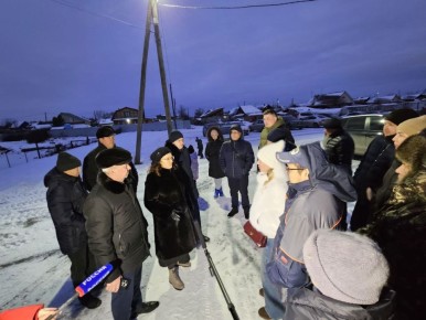 В деревне Ключи жители, энергетики и власти обсудили причины отключений и пути решения проблемы