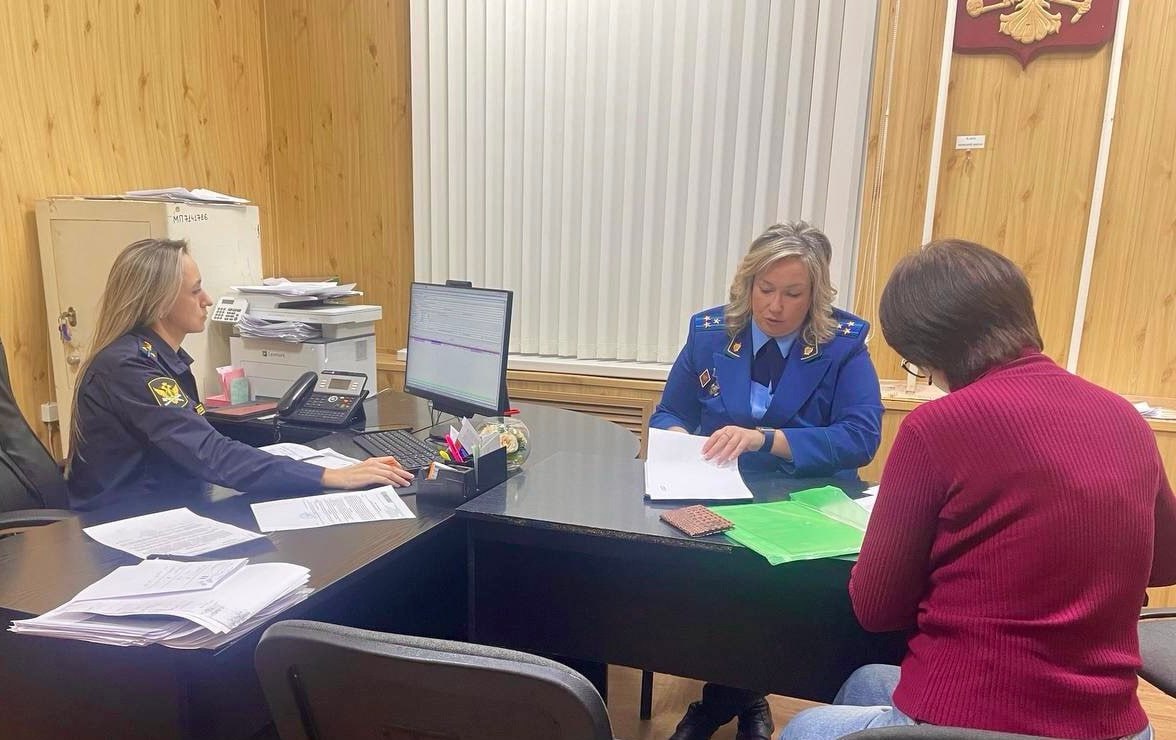 Прокурор Ленинского района г. Челябинска провела личный прием граждан совместно с начальником районного отдела судебных приставов Прокурор Ленинского района г. Челябинска провела личный прием граждан совместно с начальником районного отдела судебных приставов