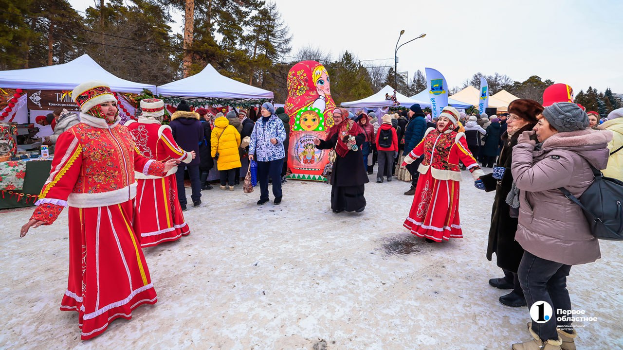 Челябинцев в парке Гагарина сегодня угощали пельменями Челябинцев в парке Гагарина сегодня угощали пельменями