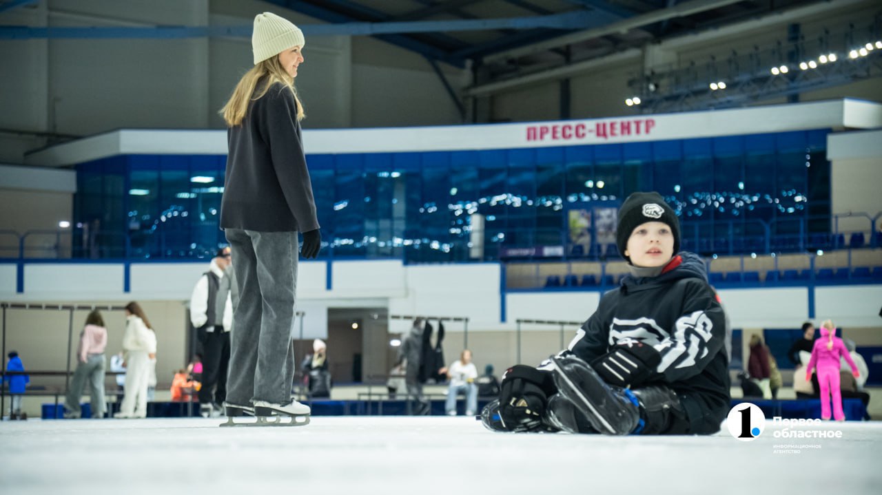 Челябинцы устроили забег во Всемирный День катания на коньках Челябинцы устроили забег во Всемирный День катания на коньках