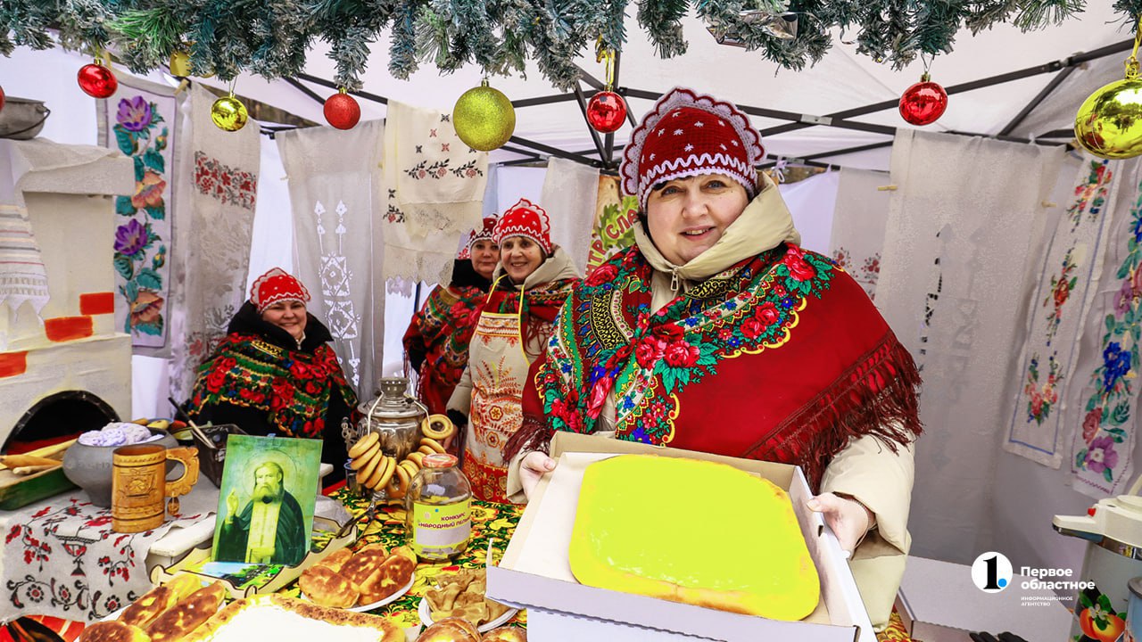 Челябинцев в парке Гагарина сегодня угощали пельменями Челябинцев в парке Гагарина сегодня угощали пельменями