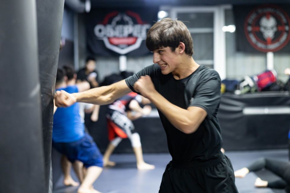 Расскажите всем о бойцовском клубе: ветеран СВО продал квартиру, чтобы учить детей ММА