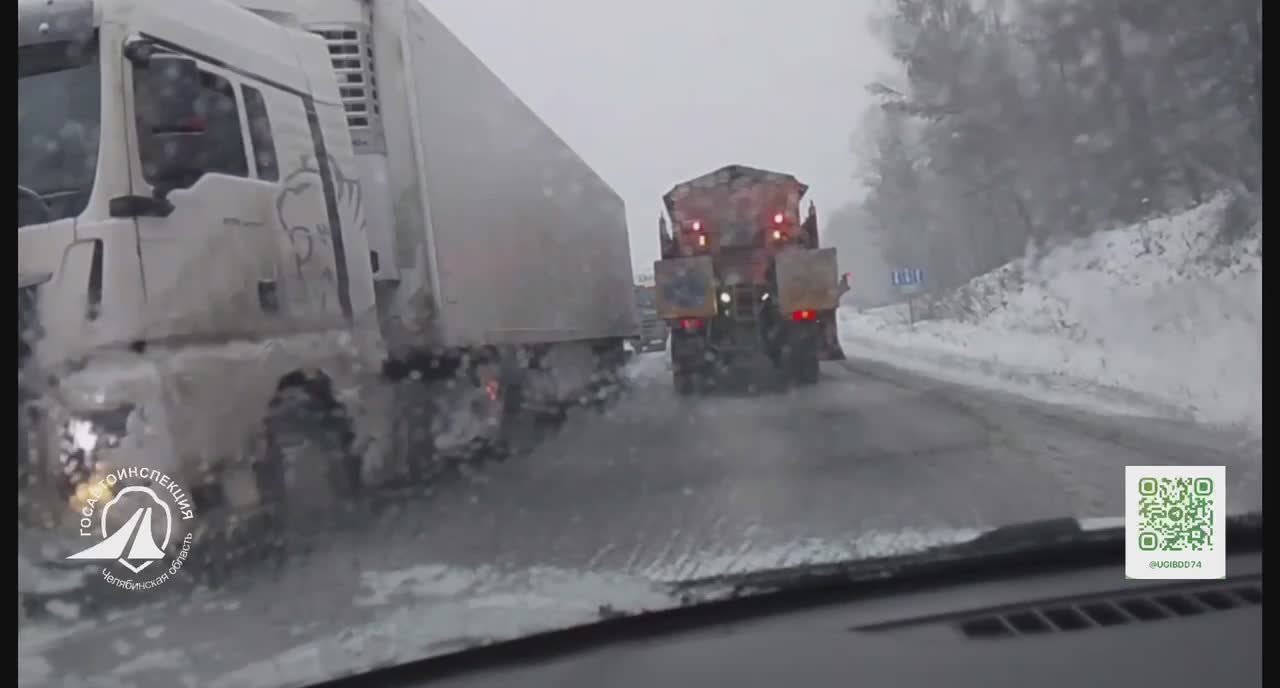 На трассе М-5 под Челябинском осложнено движение из-за снегопада