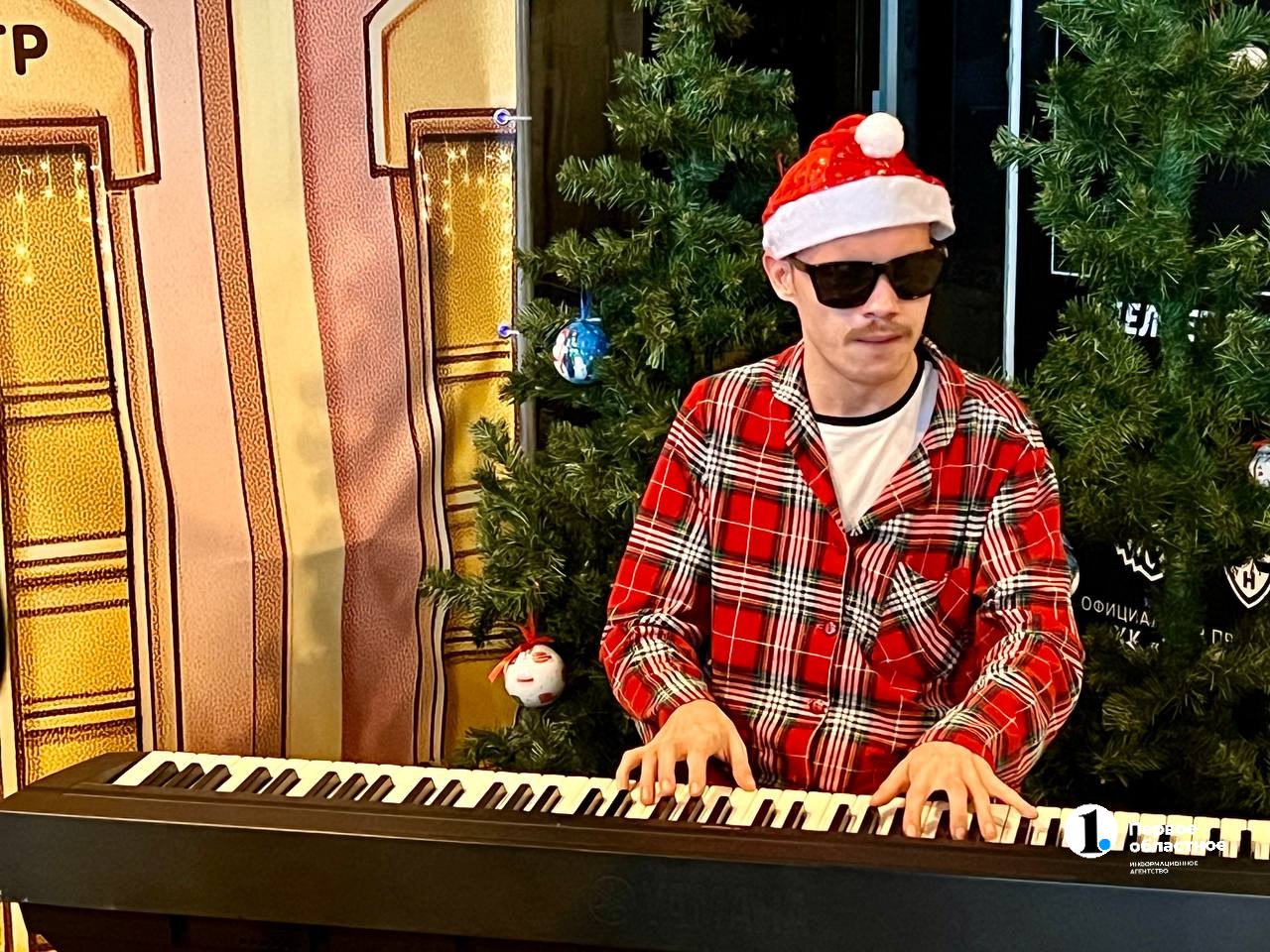 Ледовая Арена «Трактор» на несколько дней превратилась в место волшебства и сказки для тысячи детишек Ледовая Арена «Трактор» на несколько дней превратилась в место волшебства и сказки для тысячи детишек