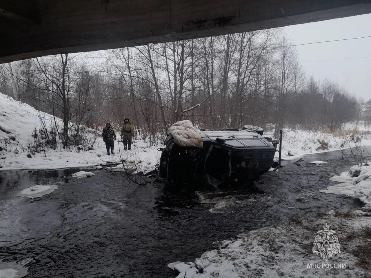 В снегопад водителям нужно быть особенно внимательными В снегопад водителям нужно быть особенно внимательными