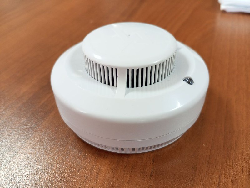 Автономный дымовой пожарный извещатель (АДПИ) средство активной защиты от огня Автономный дымовой пожарный извещатель (АДПИ) средство активной защиты от огня