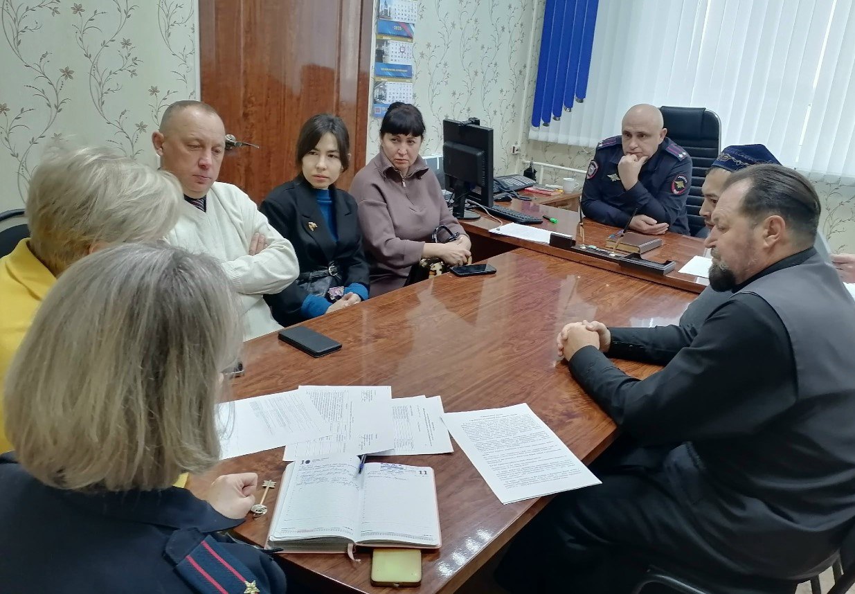 В Верхнеуральском районе общественники подвели итоги работы, в том числе по профилактике IT-мошенничества среди населения