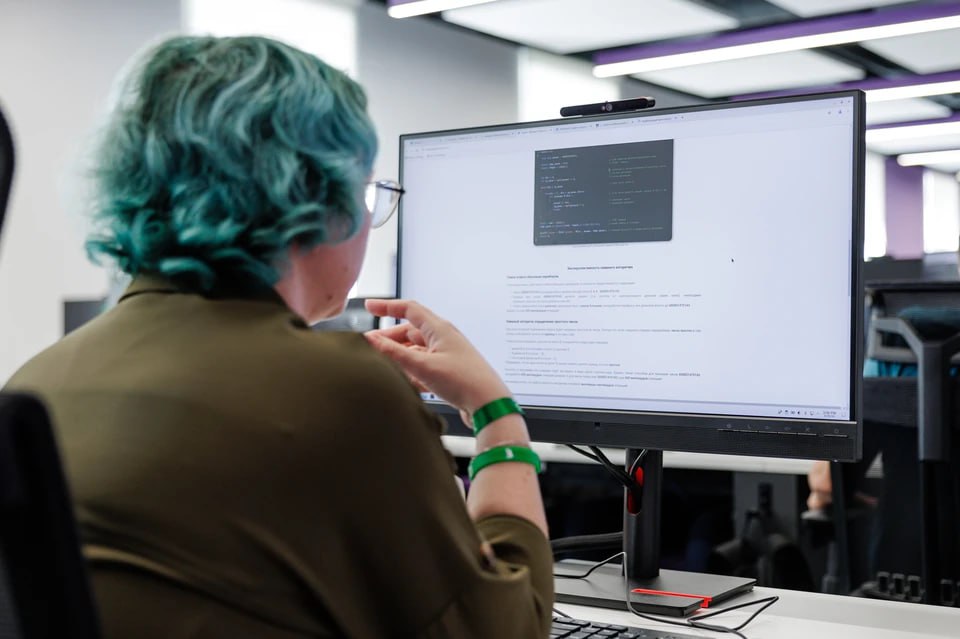 «Цифровой разум» вместо советов родственников: как семья из Челябинска выбирала нейросетью имя для дочери