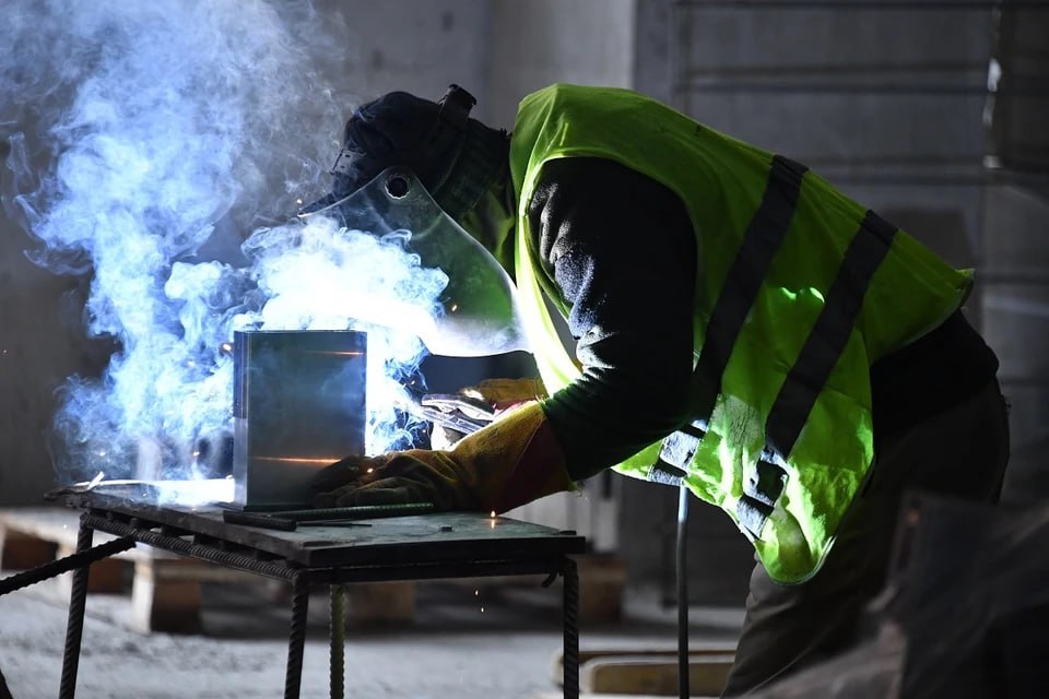 Почти 200 тысяч в месяц: аналитики назвали профессии с самыми высокими зарплатами на Южном Урале