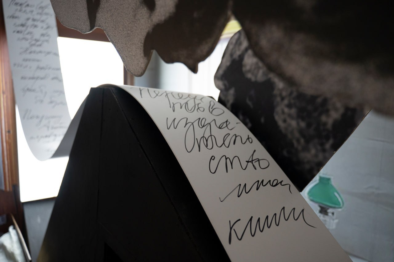 Художница из Челябинска показала Ленина, которому было тесно в сибирской ссылке – на самом крупном за Уралом фестивале современного искусства Художница из Челябинска показала Ленина, которому было тесно в сибирской ссылке – на самом крупном за Уралом фестивале современного искусства