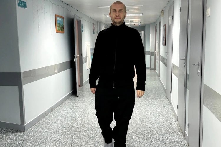 Похудел на 100 кг и пошел к пластическому хирургу: мужчина весил 200 кг, но решился на экстремальное похудение Похудел на 100 кг и пошел к пластическому хирургу: мужчина весил 200 кг, но решился на экстремальное похудение