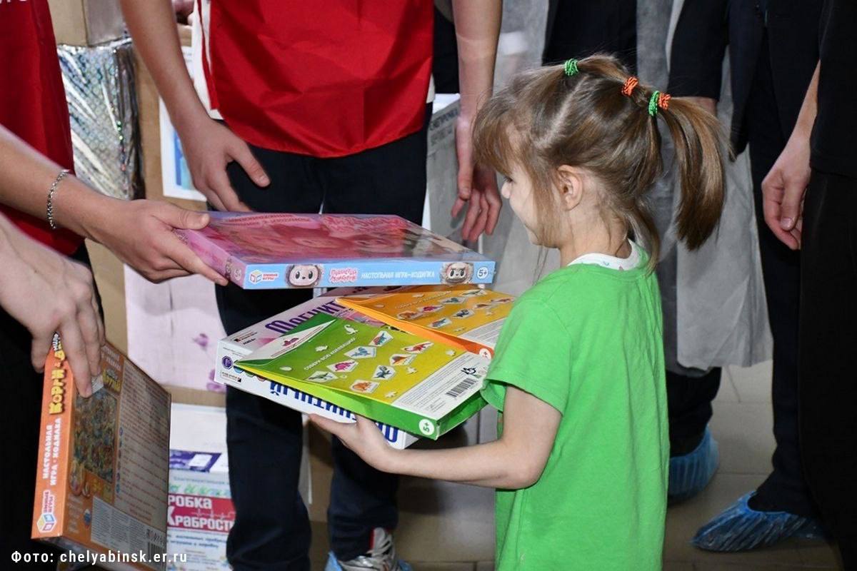 Южноуральцы собрали "Коробки храбрости" для детей, которые встретят Новый год в больнице Южноуральцы собрали "Коробки храбрости" для детей, которые встретят Новый год в больнице