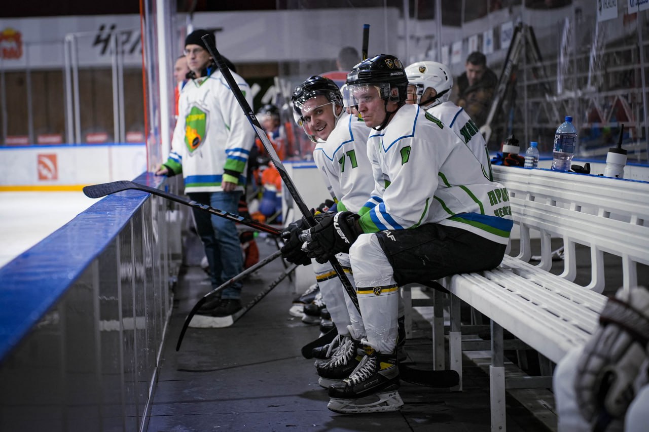 Хоккейный матч между контрразведчиками и прокурорами состоялся в Челябинске Хоккейный матч между контрразведчиками и прокурорами состоялся в Челябинске