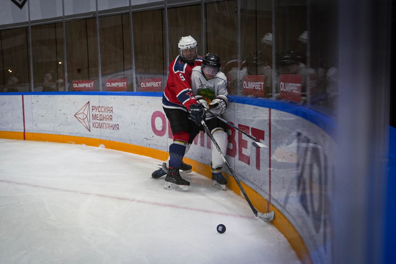 Хоккейный матч между контрразведчиками и прокурорами состоялся в Челябинске Хоккейный матч между контрразведчиками и прокурорами состоялся в Челябинске