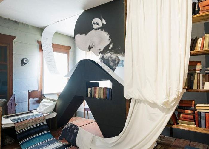 Историю Ленина показали на выставке художницы из Челябинска