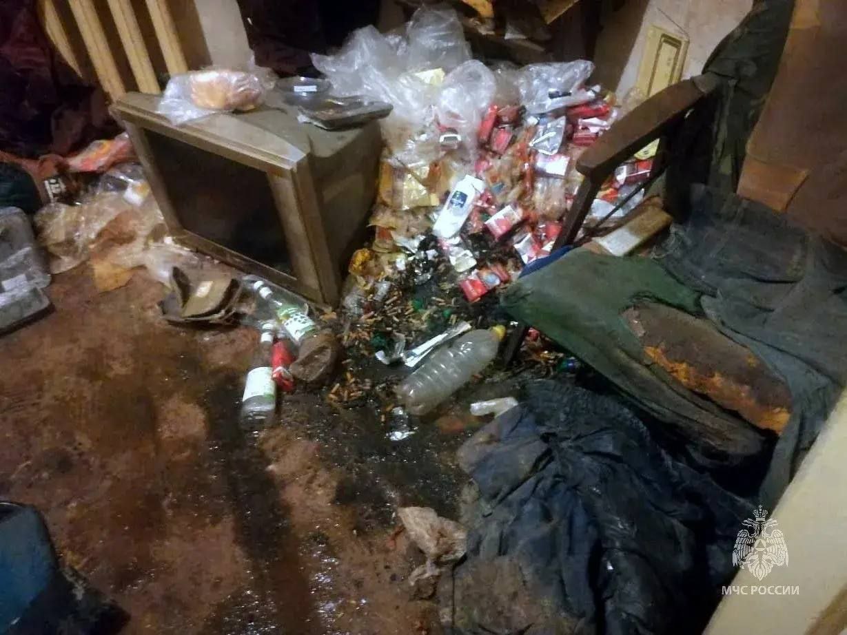 Устроил пожар и уснул в кресле