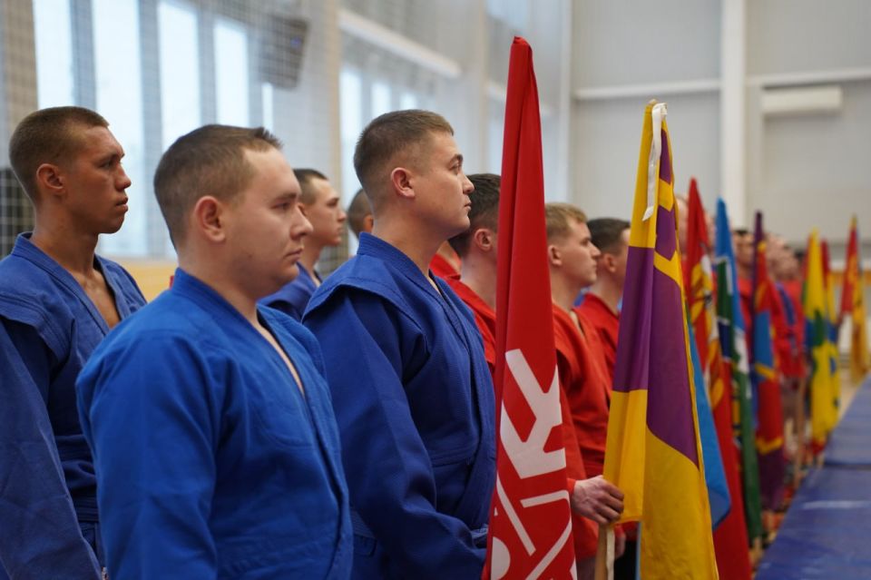 Среди полицейских Южного Урала определились сильнейшие спортсмены-самбисты, которые представят регион на Чемпионате МВД России