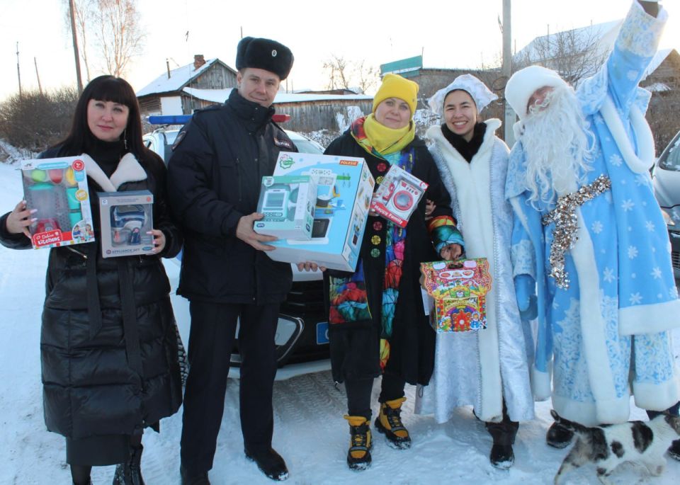 Верхнеуральские полицейские и общественники исполнили заветное желание ребёнка