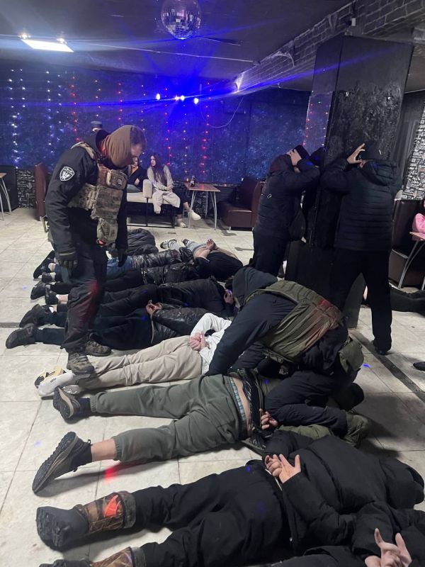 В Коркино полицейские провели профилактический рейд в ночном клубе