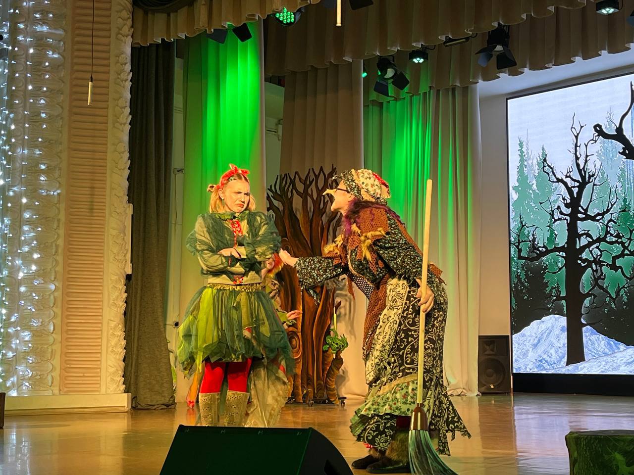 В Копейске прошла новогодняя елка для одаренных детей В Копейске прошла новогодняя елка для одаренных детей