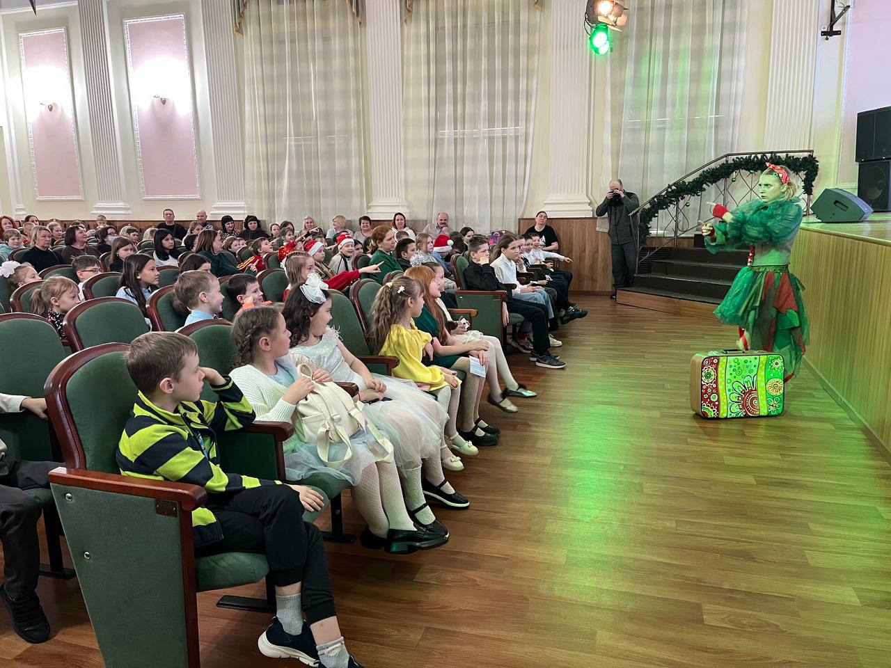 В Копейске прошла новогодняя елка для одаренных детей В Копейске прошла новогодняя елка для одаренных детей