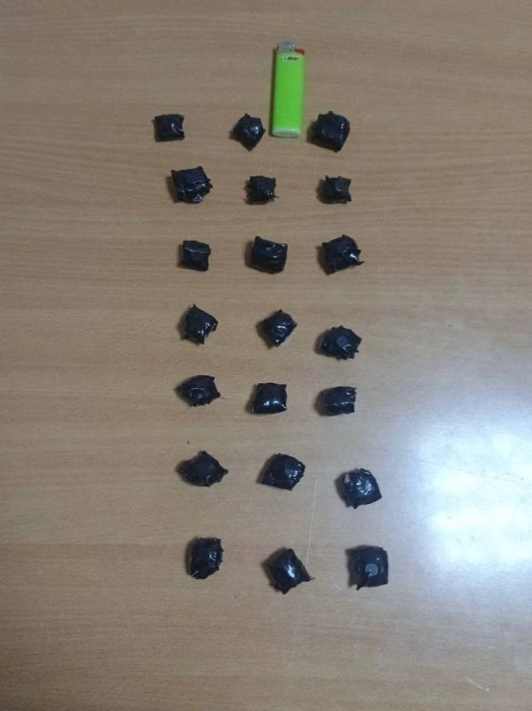 Челябинские полицейские задержали местную жительницу, подозреваемую в незаконном обороте наркотиков