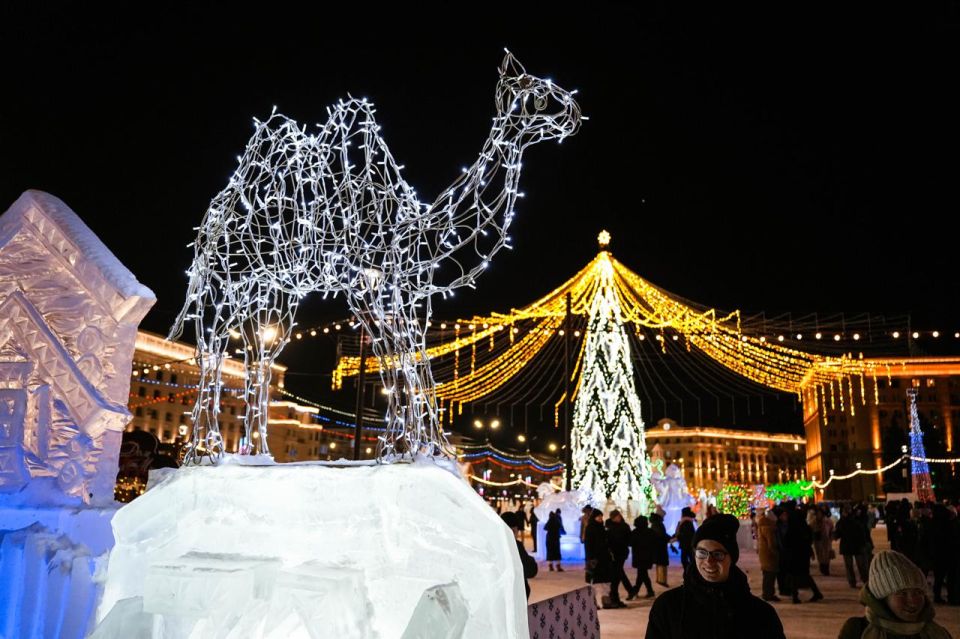 Редакция Полит74 поздравляет южноуральцев с наступающим 2026 годом