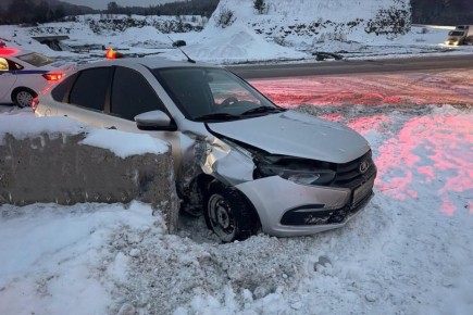 Инспекторы ДПС помогли челябинке успеть к новогоднему столу