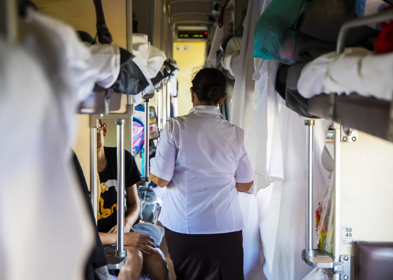 Три поезда опаздывают в Челябинск из-за аномальных снегопадов на юге России