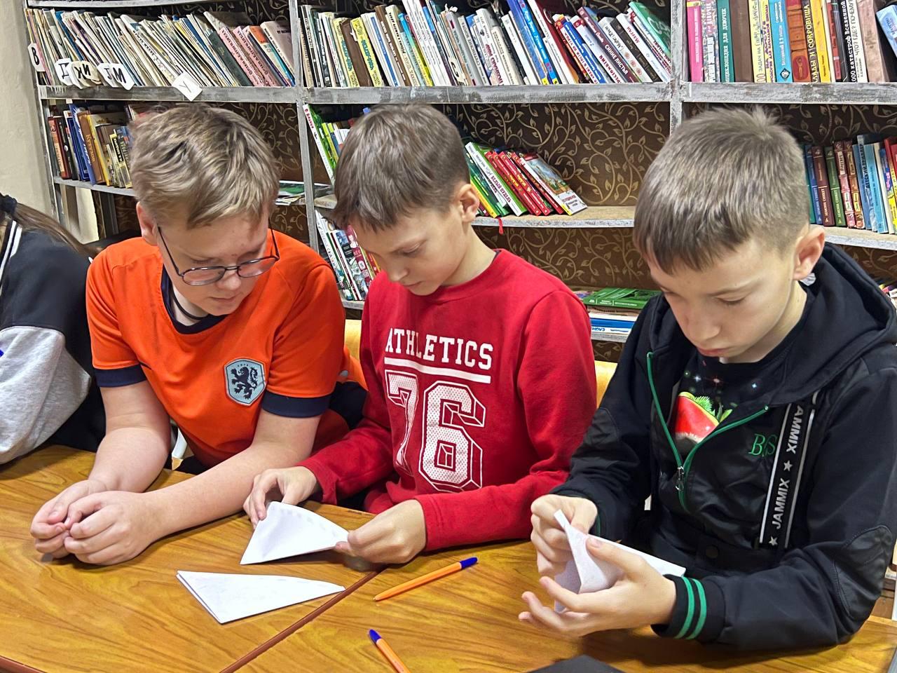 Ученики Челябинской области написали письма бойцам Ученики Челябинской области написали письма бойцам