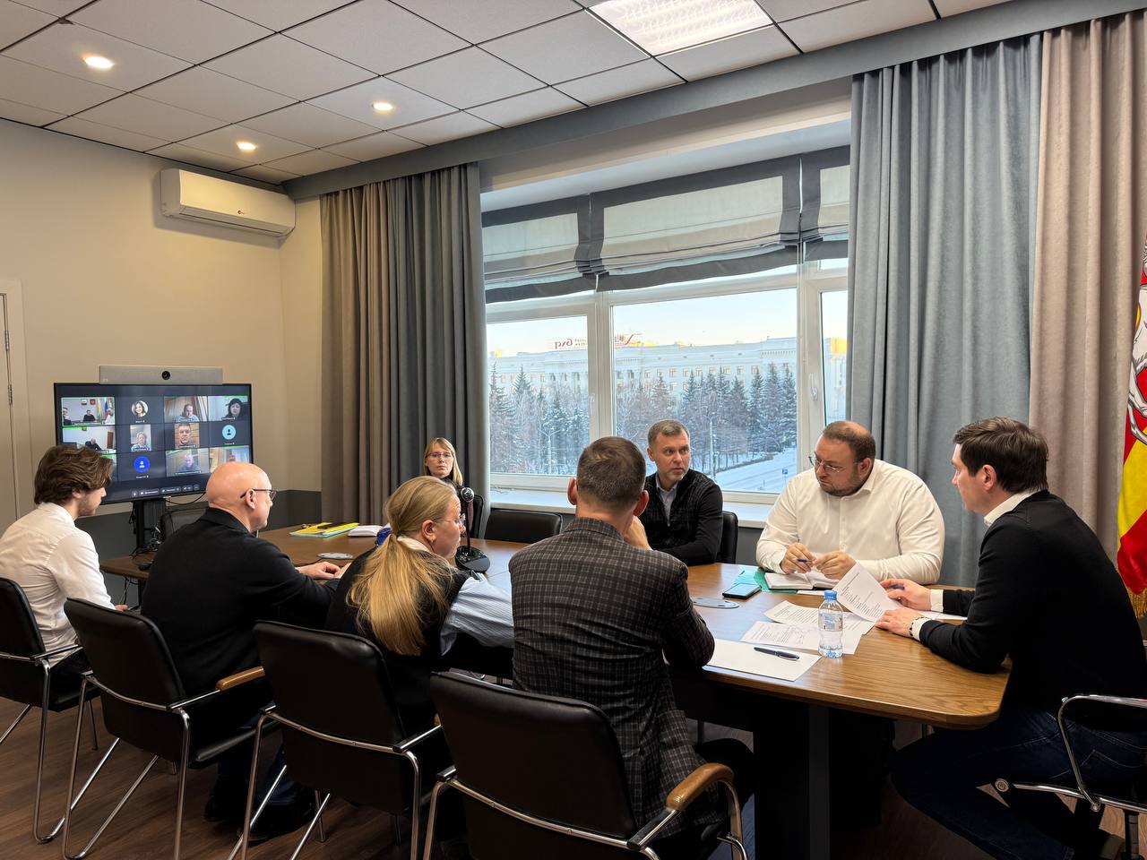 Алексей Лошкин: Провёл традиционное аппаратное совещание со своими заместителями, дорожными подрядчиками, коммунальными службами и транспортными предприятиями города Алексей Лошкин: Провёл традиционное аппаратное совещание со своими заместителями, дорожными подрядчиками, коммунальными службами и транспортными предприятиями города