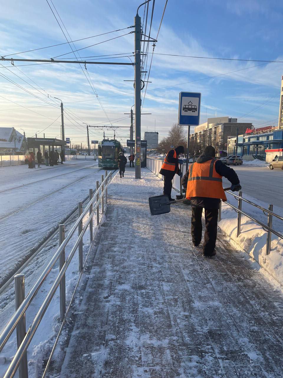 Готовимся к снегопаду. По прогнозу синоптиков уже сегодня в Челябинске ухудшится погода – к вечеру ожидается сильный снегопад Готовимся к снегопаду. По прогнозу синоптиков уже сегодня в Челябинске ухудшится погода – к вечеру ожидается сильный снегопад