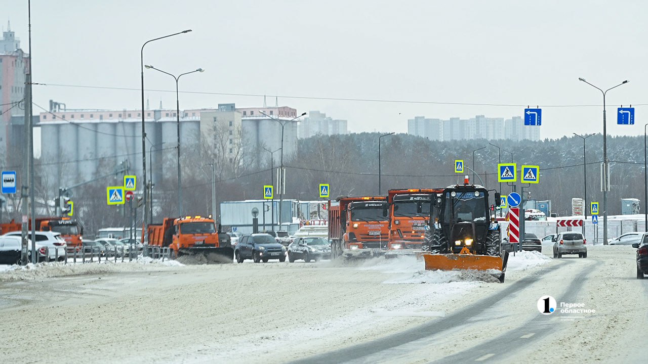 Перед Рождеством улицы Челябинска очищают более 340 машин