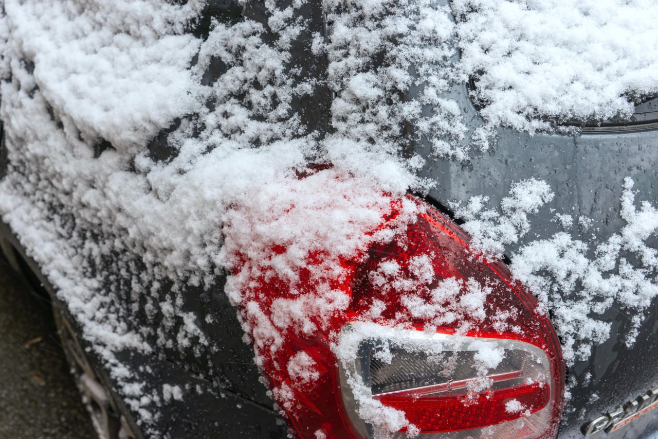 Из-за ночного снегопада на трассе М-5 в Челябинской области ограничили движение