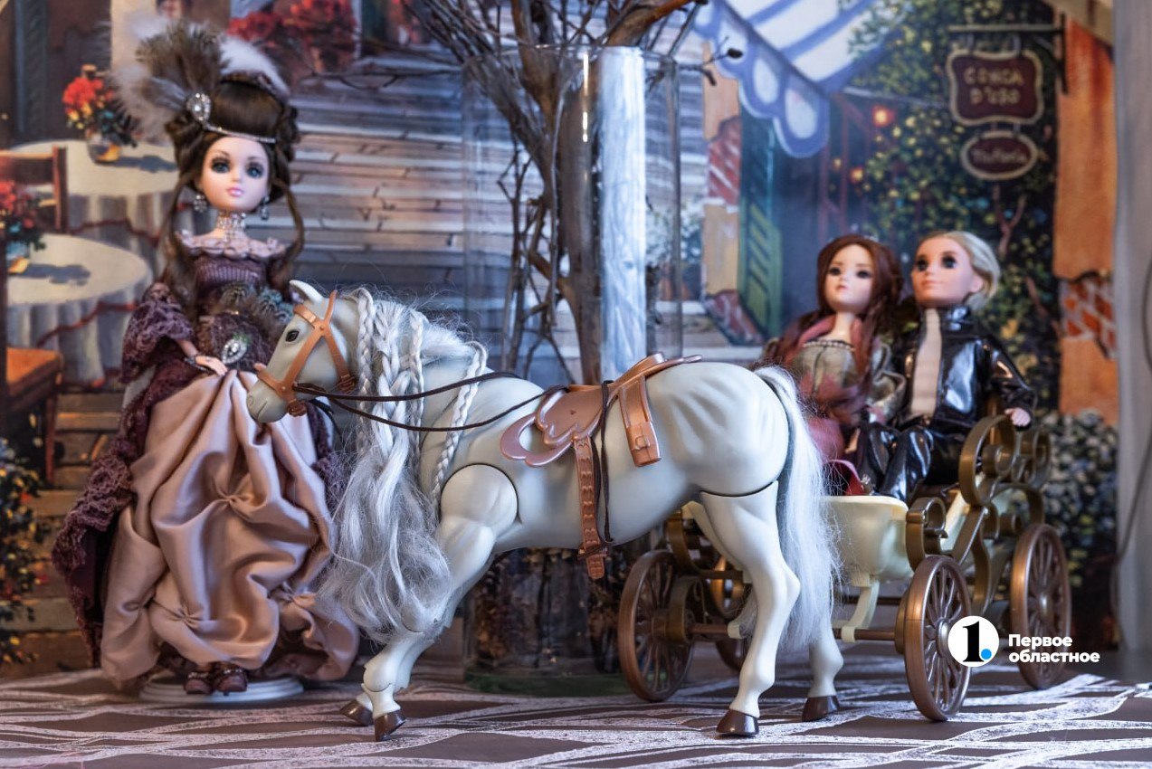 Челябинка собрала коллекцию советских Золушек и нашла им Принцев Челябинка собрала коллекцию советских Золушек и нашла им Принцев