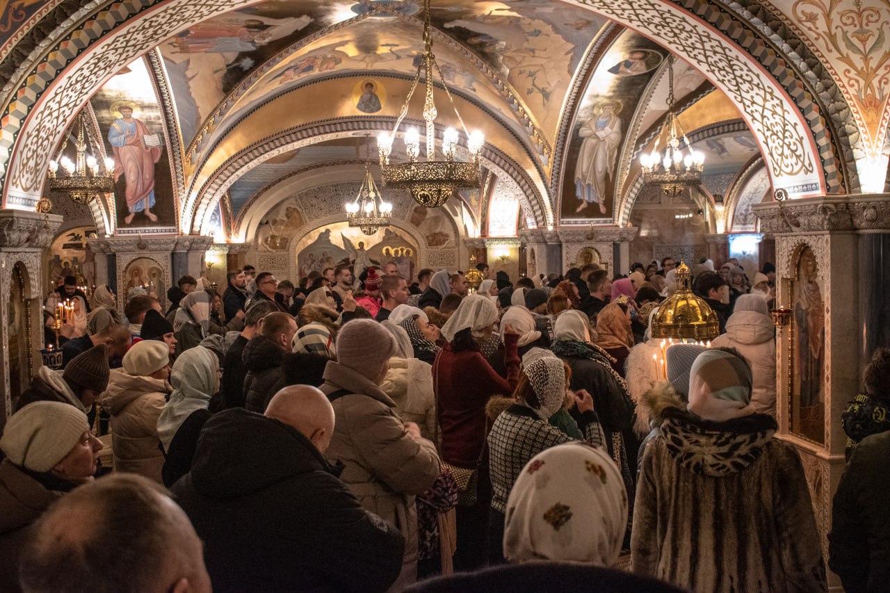 Праздничная служба в кафедральном соборе Рождества Христова Праздничная служба в кафедральном соборе Рождества Христова