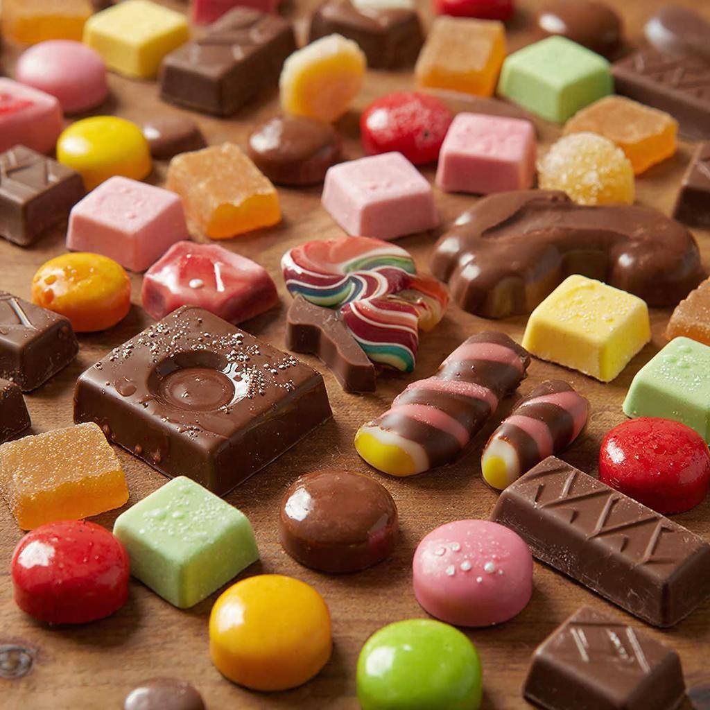 Пока дети доедают праздничные кульки, медики рассказали, сколько на самом деле конфет можно съедать за день