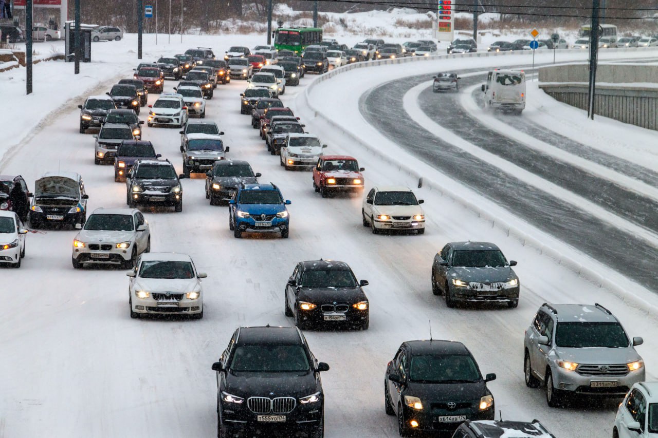 Автобус с 40 пассажирами сломался на трассе в Челябинской области