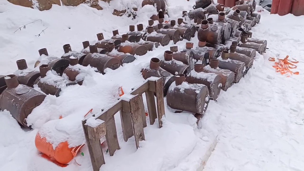 В Кыштыме студенты присоединились к инициативе по изготовлению печей-буржуек для бойцов СВО