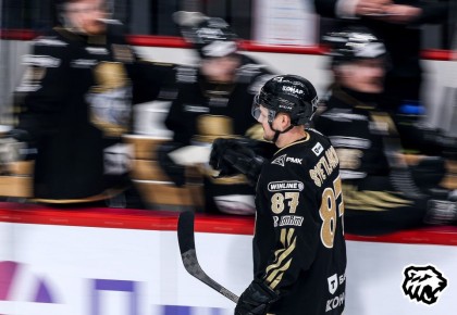 Дубль Андрея Светлакова в матче с «Сибирью» помог «Трактору» одержать четвертую победу подряд