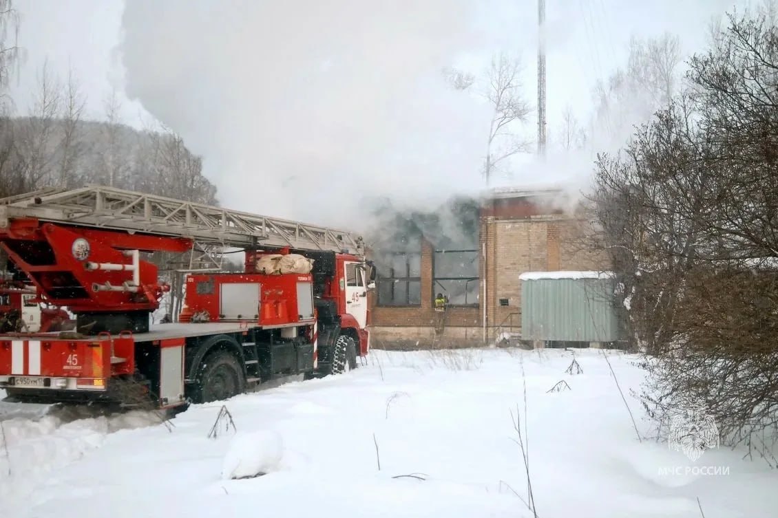В Златоусте загорелась психиатрическая больница В Златоусте загорелась психиатрическая больница