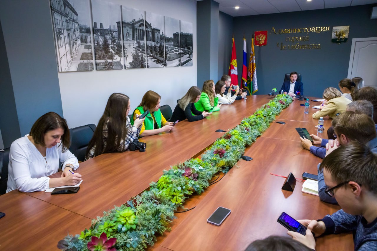 Мэр Челябинска поздравил журналистов с профессиональным праздником