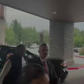 Свитер Лаврова напугал Германию