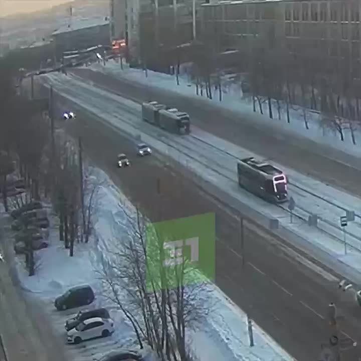 �� ������-������ ������� ����� � �������