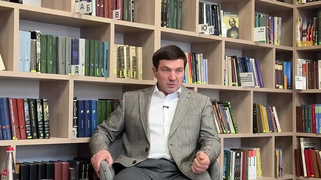 Алексей Лошкин разложил по фактам ситуацию с ларьками в Челябинске: большинство нужно убирать, особенно с остановок общественного транспорта и вблизи жилых домов