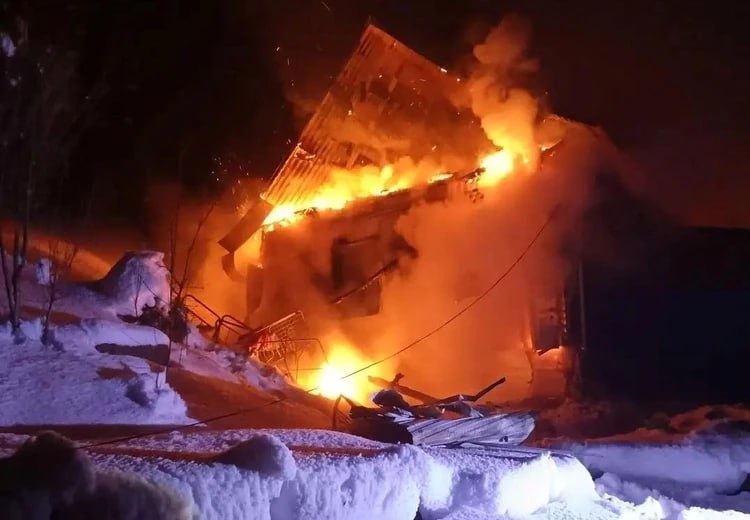 В Миньяре ночной пожар разорил пожилую женщину