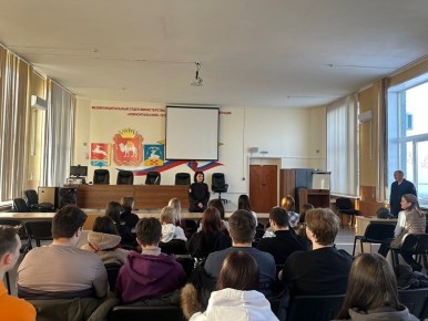 Полицейские Южноуральска поддержали Всероссийскую акцию «Студенческий десант»