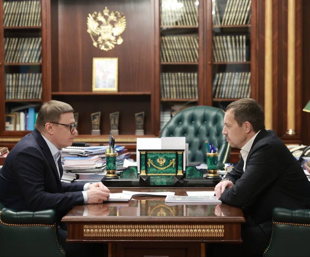 Глава фонда «Объединение.РФ» Анатолий Еремин представил губернатору Челябинской области Алексею Текслеру отчет за 2025 год о работе по поддержке участников СВО и их семей