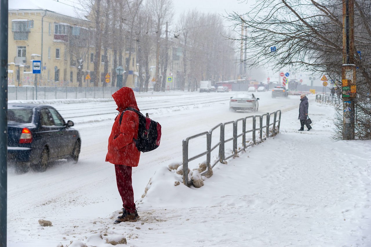 Серые советские заборы в Челябинске заменят оцинкованными