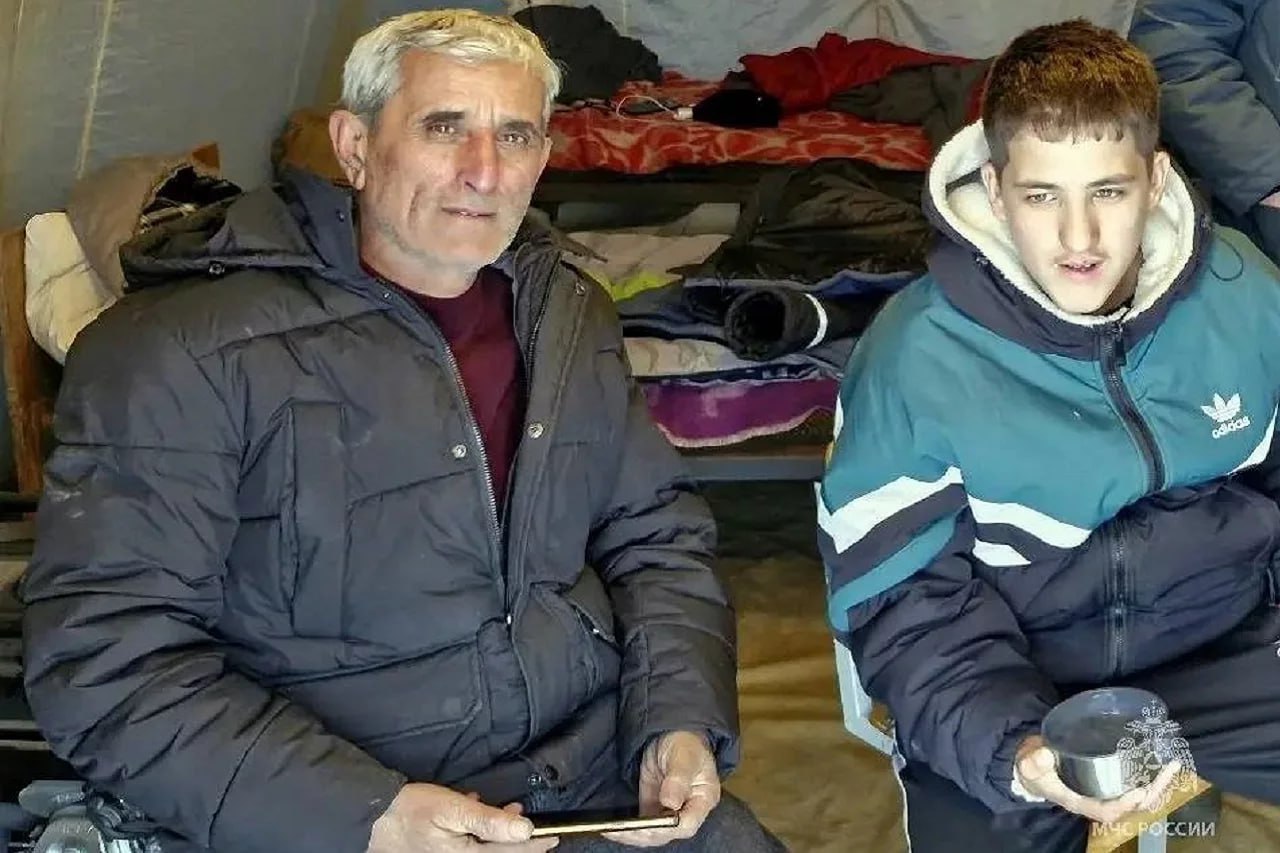 Под Миассом помогли двум жителям, которые замерзали на трассе в 30-градусный мороз